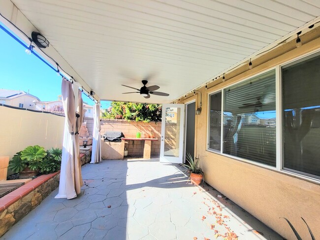 Building Photo - Gorgeous Single Story Home in Gated Community - Pool