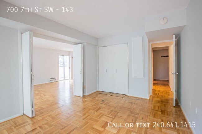 Building Photo - 700 7th St SW