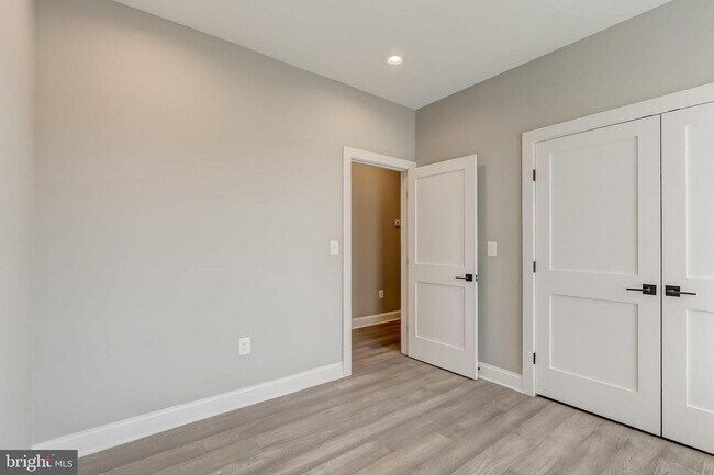 Building Photo - Stunning End-Rowhouse 4/Bedrooms, 4.5 Baths, in Shaw/Truxton Circle – Bathed in Natural Light!