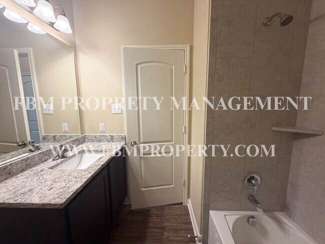 Building Photo - 5412 Persimmon Dr