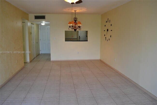 Building Photo - 10855 SW 112th Ave