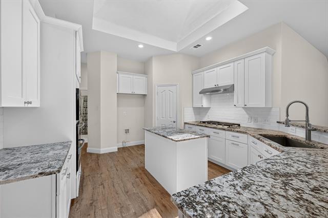 Building Photo - 12745 Excelsior Ln