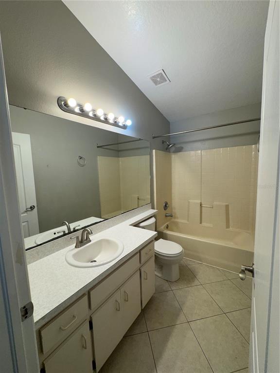 Building Photo - 18006 Birdwater Dr