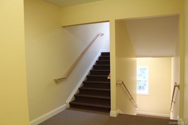 Building Photo - 77 Quaker Ave