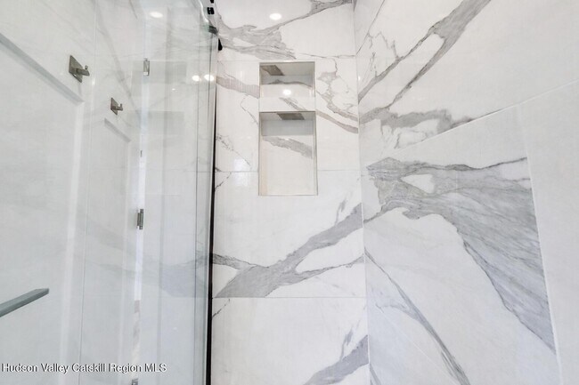 Building Photo - 18 Rock City Rd