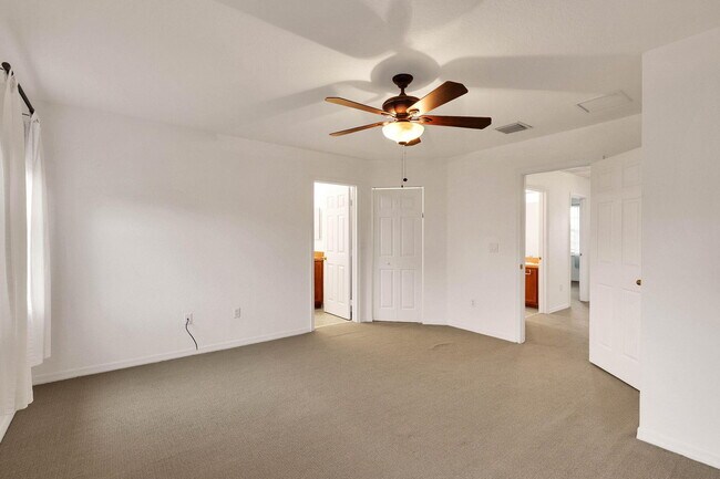 Building Photo - 2988 SE Lexington Lakes Dr
