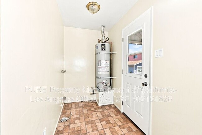Building Photo - 4615 168th St