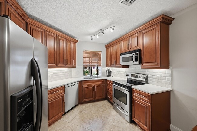 Building Photo - 5187 Europa Dr