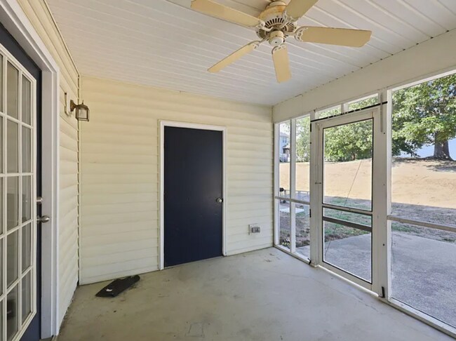 Building Photo - 2121 Ventana Ln
