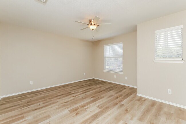 Building Photo - 8527 Cheyenne Bluff