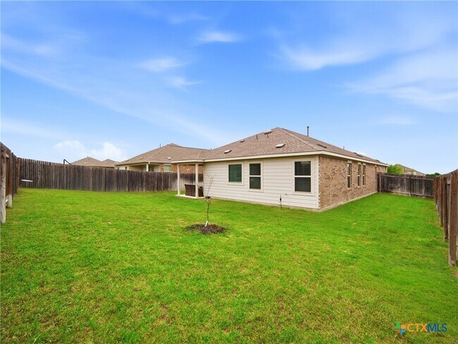 Building Photo - 21412 Wilmiller Ln