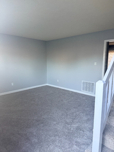 Building Photo - 7 Duiguid Dr