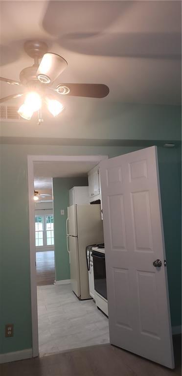 Building Photo - 1317 Hillside Ct