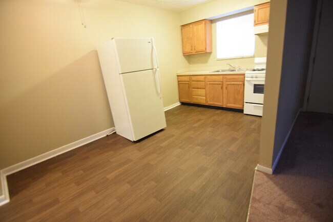 Building Photo - 1243 - 1251 Summit St