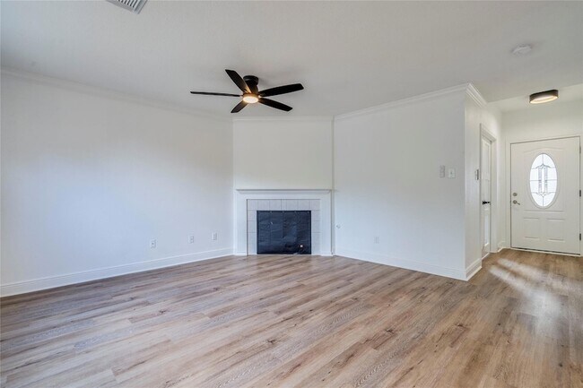 Building Photo - 1106 Hughmont Dr