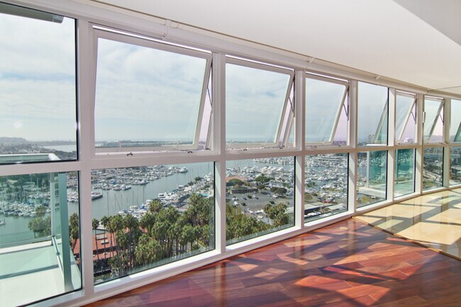 Building Photo - 13600 MARINA POINTE Dr