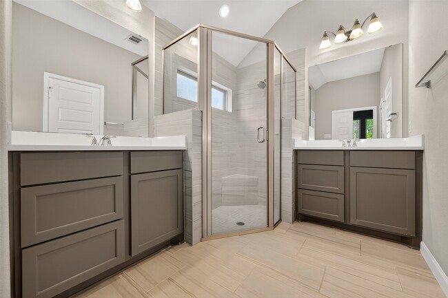 Building Photo - 381 Andes Dr