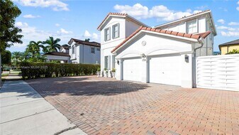 Building Photo - 17994 NW 87th Pl