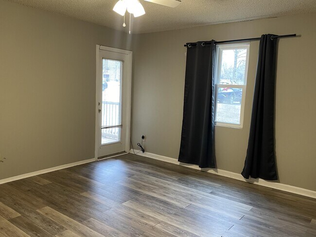 Building Photo - 6601 Willow Pointe Dr NW