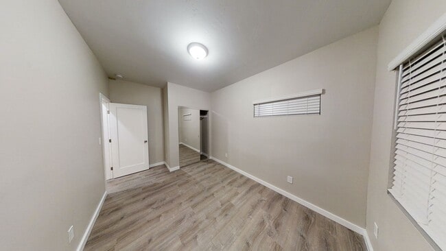 Building Photo - 4BD/2BA on Montezuma!