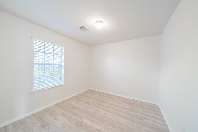 Building Photo - 11821 Jelicoe Dr