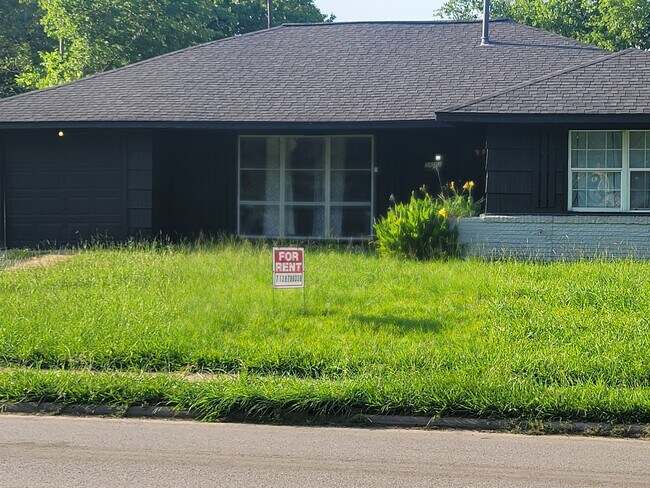 Building Photo - 5623 Bellfort Ave