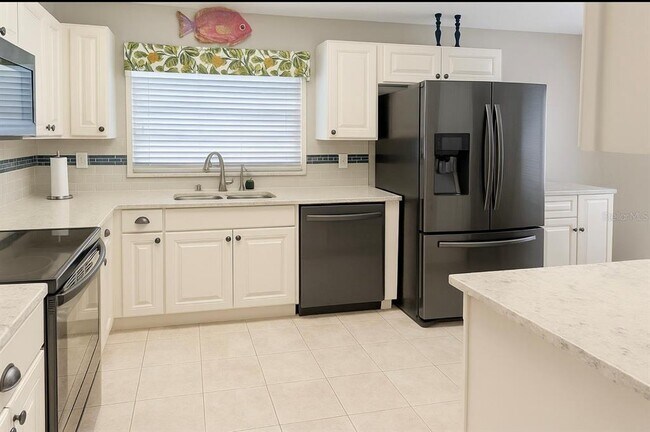 Building Photo - 1661 Palace Ct
