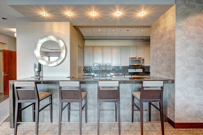 Building Photo - 130 N Garland Ct