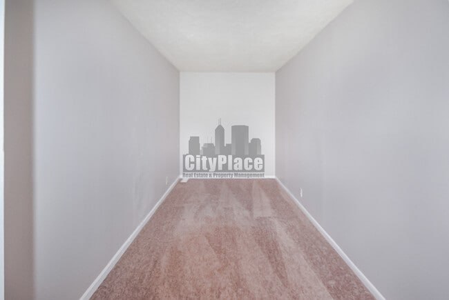 Building Photo - 2633 S Randolph St