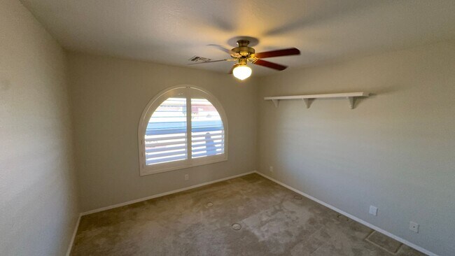 Building Photo - Sunland Springs Village