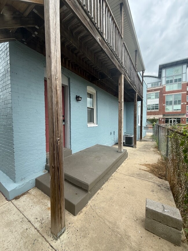 Building Photo - 152 E South St