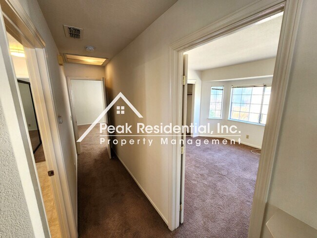 Building Photo - A Very Nice Lincoln 3bd/2ba House with 2-Car Garage