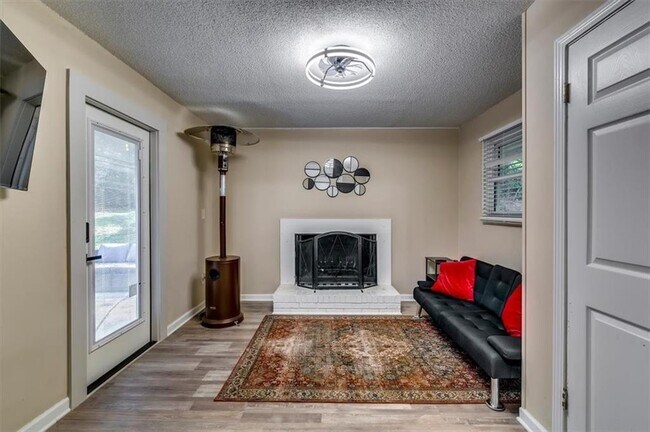 Building Photo - 3482 Scenic Dr