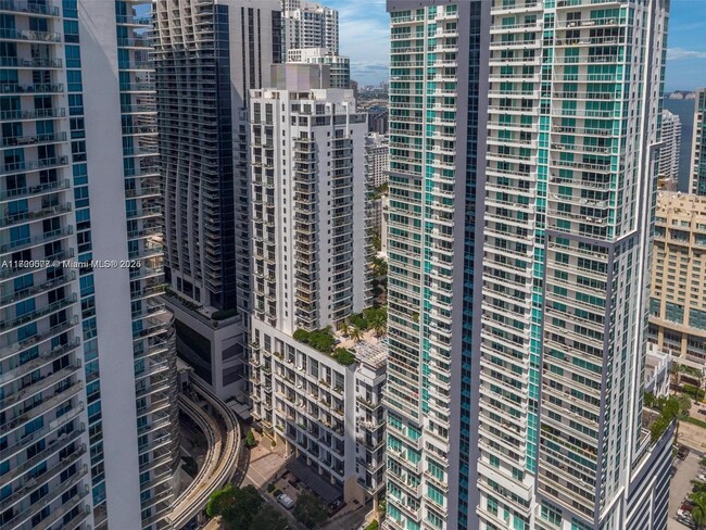 Building Photo - 1050 Brickell Ave