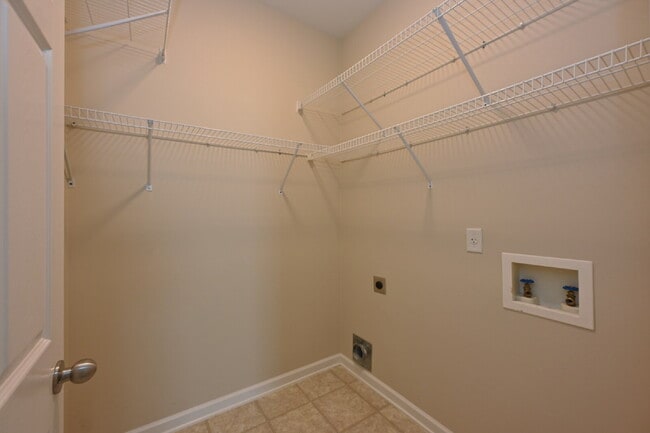 Building Photo - 2 BR Harbor Village Condo