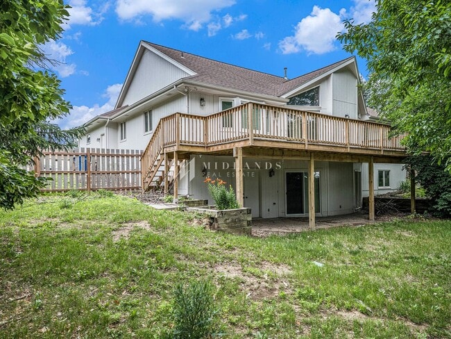 Building Photo - Castle Ridge 5 Bedroom Ranch