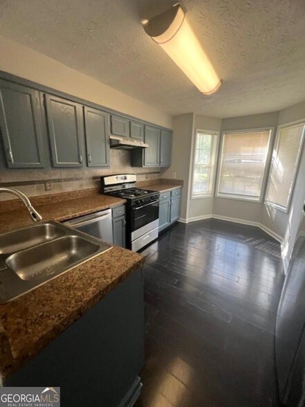 Building Photo - 9442 Cypress Ln