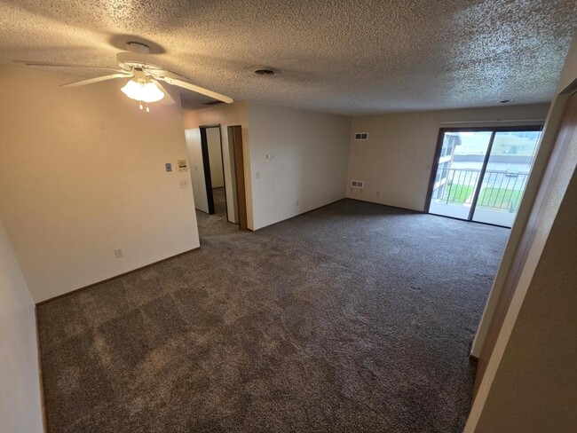 Building Photo - 1727 N Grandview Ln