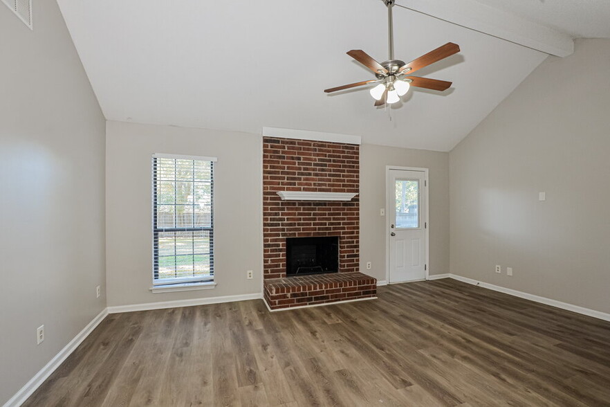 Building Photo - 6659 Ashland Dr