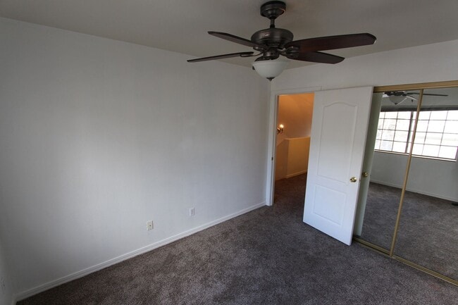 Building Photo - PRICE IMPROVEMENT 3-Bed / 2.5-Bath Townhome in Boulder Point LEASE THROUGH JULY