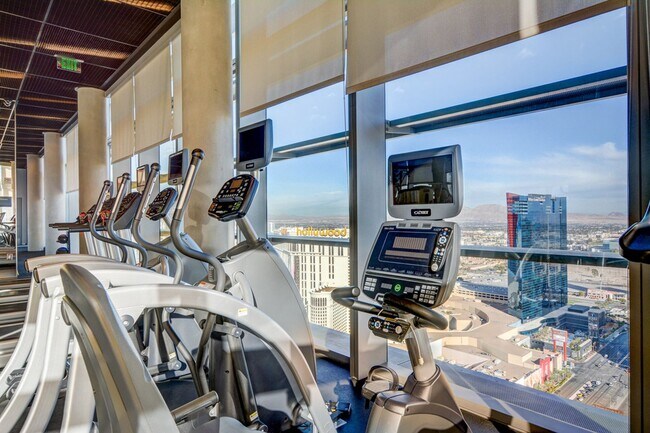 Building Photo - Stunning Strip Views from this Fully Furnished Studio Residence.