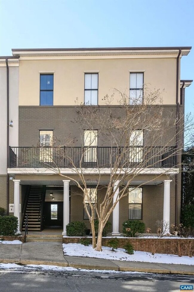 Building Photo - Fabulous 1BR condo in popular Walker Square