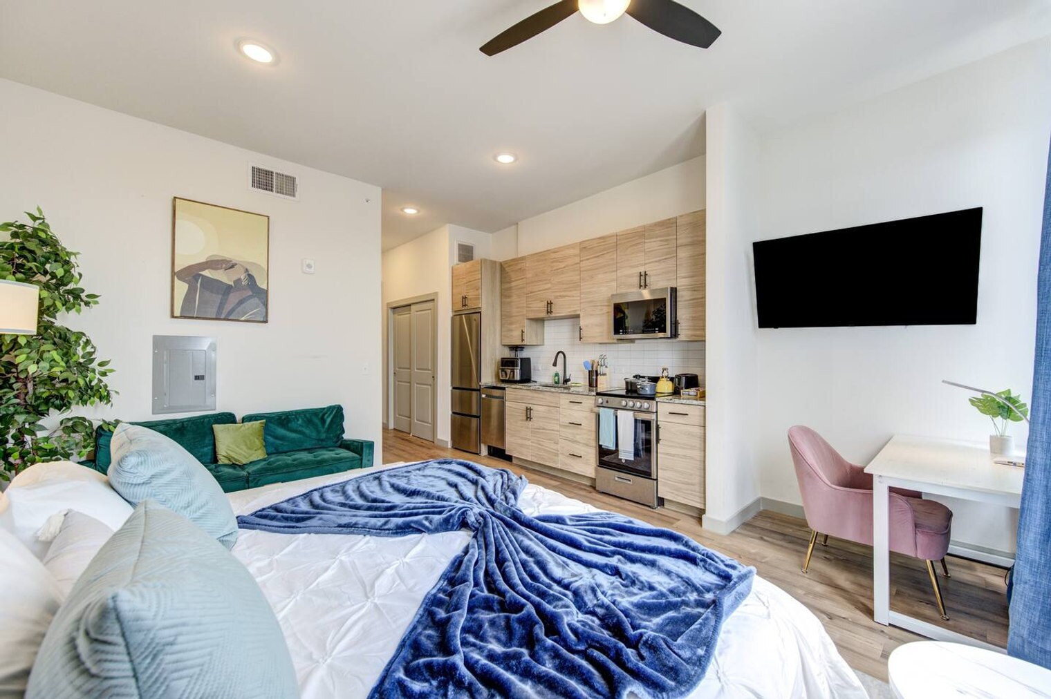 Building Photo - 1111 Shepherd Dr