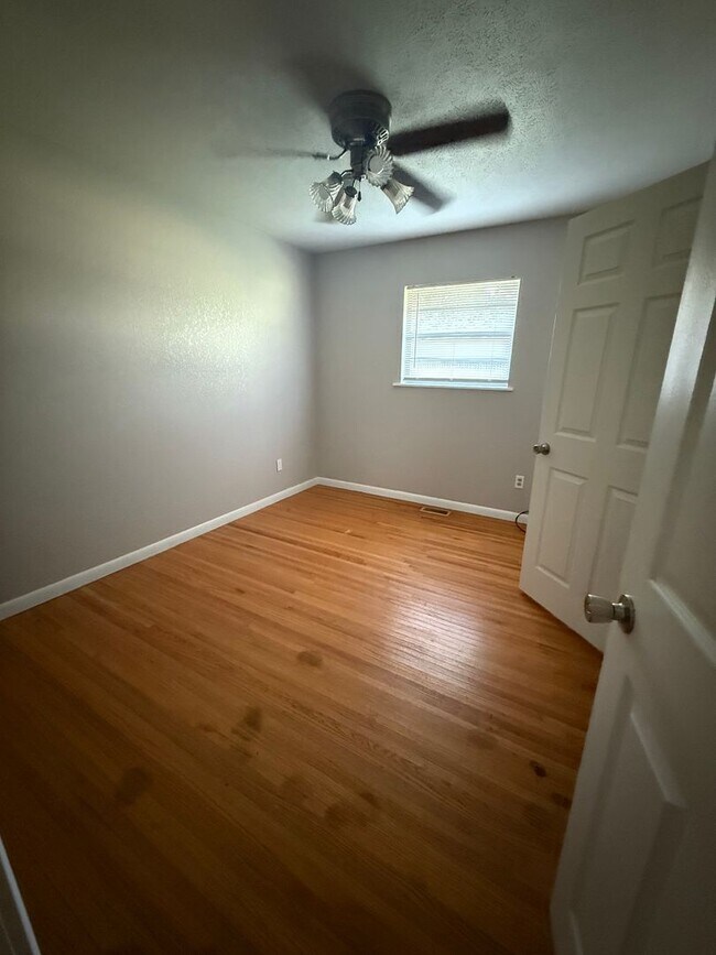 Building Photo - $2000 MOVE-IN SPECIAL