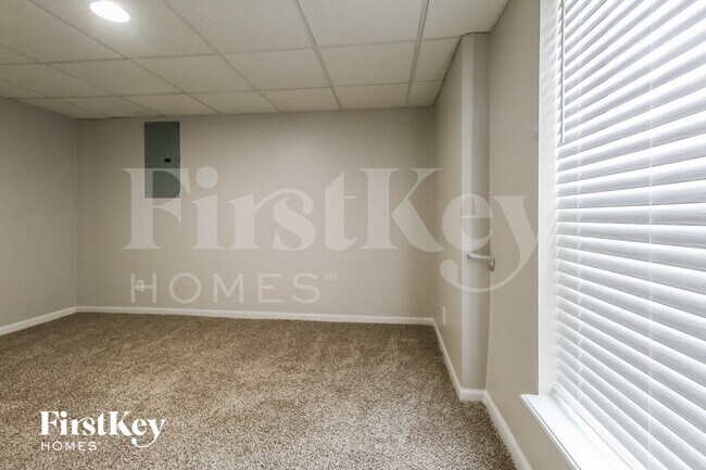 Building Photo - 2211 Glenside Rd