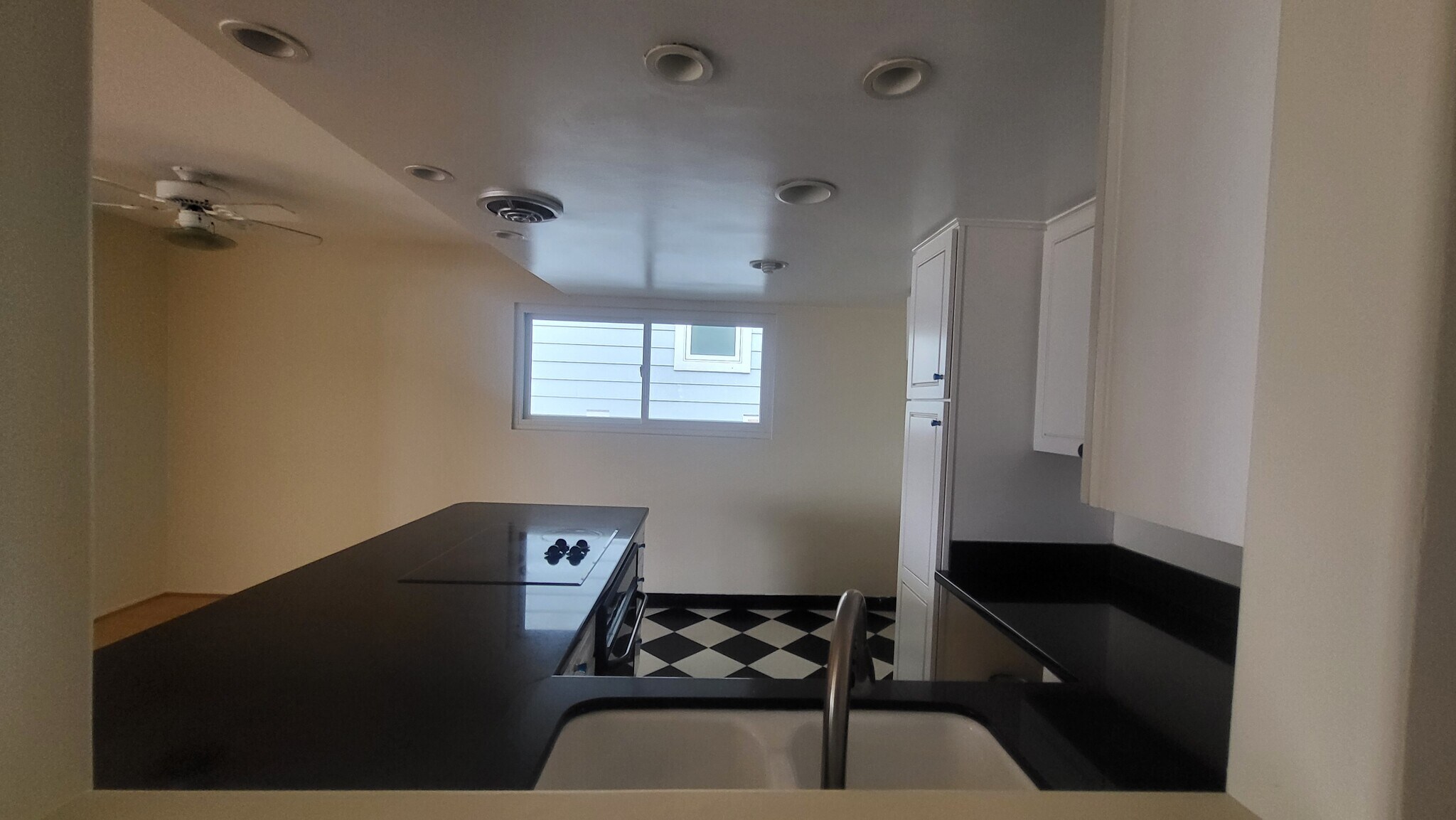 Building Photo - 120 12th St