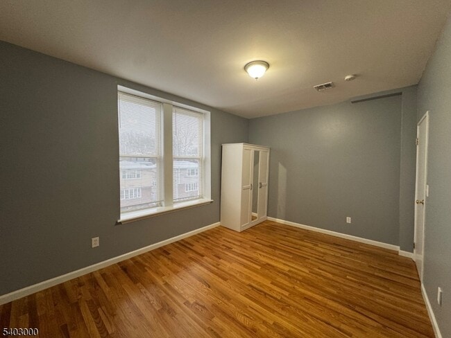 Building Photo - 610 Devon St