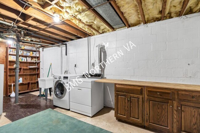 Building Photo - 8316 Carnegie Dr