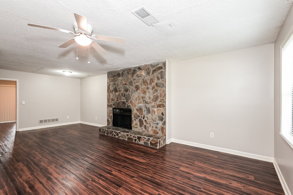 Building Photo - 5009 Hawthorne Ct