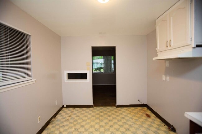 Building Photo - 5607 Alpha St